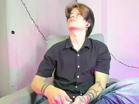 Snapshot of Jerry_Cole chatting on 12.02.25 Jerry Cole online show from 12.02.25