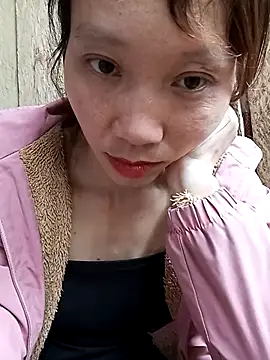 bonnie-00 online show from 10.29.25