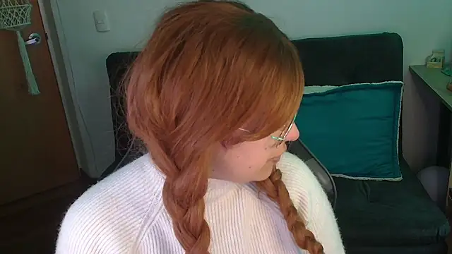 Miacatsito3 online show from 12.18.25