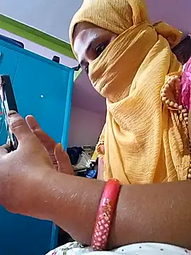 Snapshot of TAMI_KAYAL chatting on 10.08.25 TAMI KAYAL online show from 10.08.25