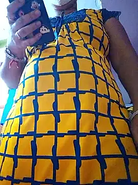 Snapshot of TAMI_KAYAL chatting on 10.29.25 TAMI KAYAL online show from 10.29.25