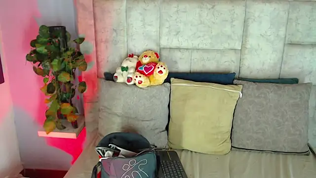 Snapshot of Billie_Turner_ chatting on 10.18.25 Billie Turner online show from 10.18.25