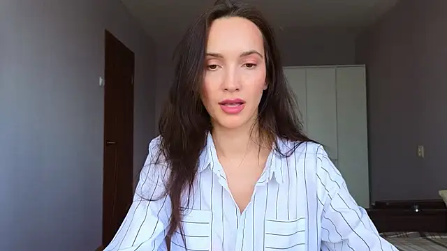 Lillian-Clark online show from 03.08.26