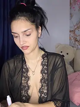 EllaBlowy online show from 12.03.25