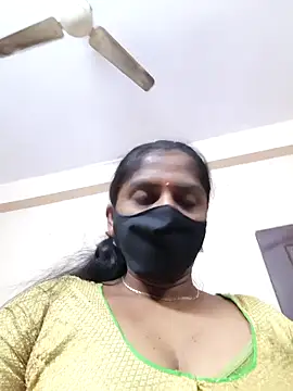 Snapshot of Sowjanya-telugu chatting on 10.29.25 Sowjanya-telugu online show from 10.29.25