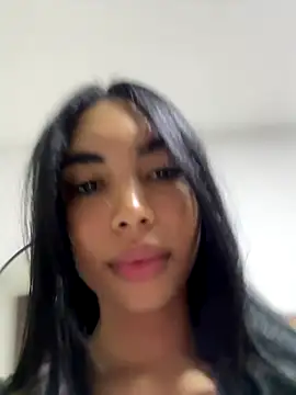 karolaalcendra online show from 10.12.25