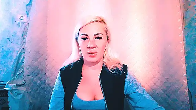 EmmaCat  online show from 09.16.25