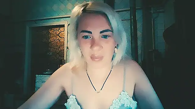 EmmaCat  online show from 04.24.26