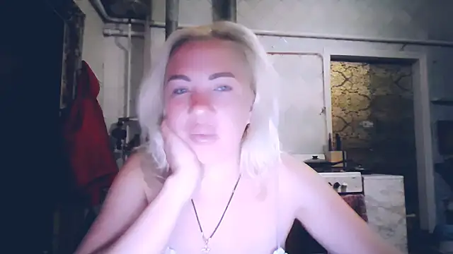 Snapshot of EmmaCat_ chatting on 05.26.26 EmmaCat online show from 05.26.26