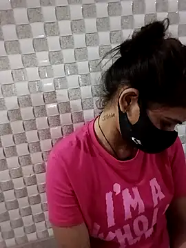 Snapshot of Arti_ chatting on 10.02.25 Arti online show from 10.02.25