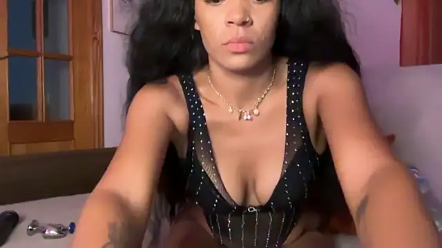 HoneyMaee online show from 09.19.25