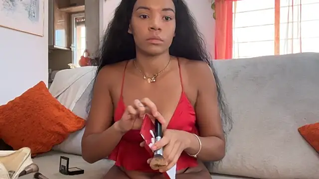 HoneyMaee online show from 09.21.25