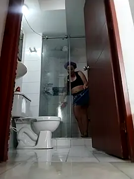 LaraCaliente online show from 01.12.26