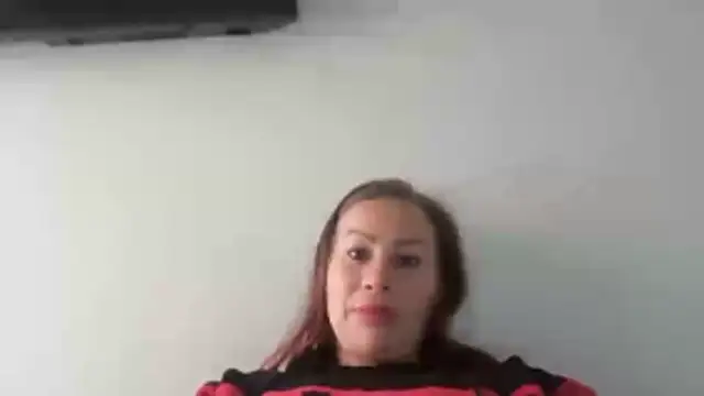 LaraCaliente online show from 04.15.26