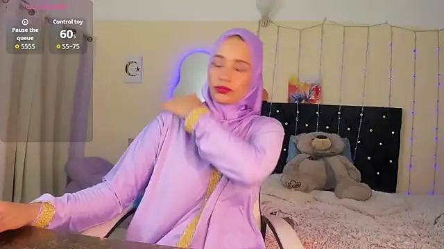 ShanaJamil online show from 04.14.26