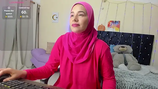 Snapshot of ShanaJamil chatting on 04.27.26 ShanaJamil online show from 04.27.26