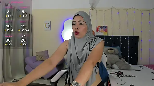 Snapshot of ShanaJamil chatting on 05.15.26 ShanaJamil online show from 05.15.26