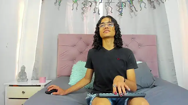 EthanBlackwoodd online show from 12.04.25