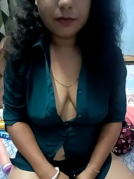 Snapshot of Deliciouskimi chatting on 11.15.25 Deliciouskimi online show from 11.15.25