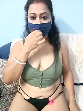 Snapshot of Deliciouskimi chatting on 12.02.25 Deliciouskimi online show from 12.02.25