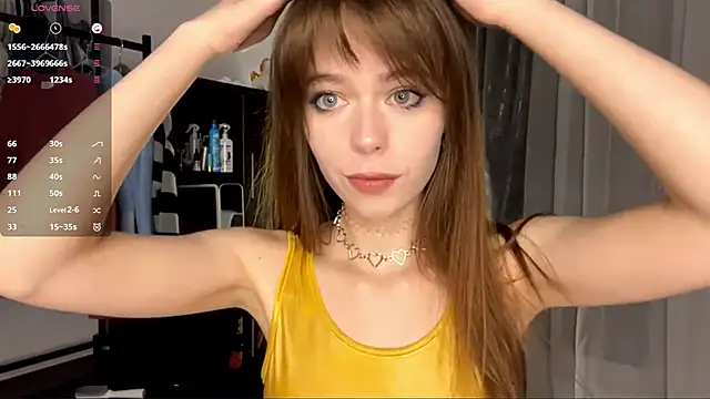 YourLittleElfie online show from 10.04.25