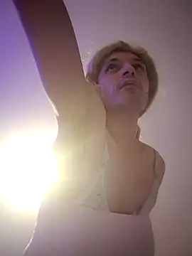 Snapshot of GoddessJsBitchBoy chatting on 11.27.25 GoddessJsBitchBoy online show from 11.27.25