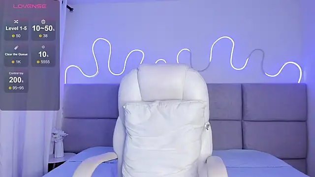 Anntonellaa online show from 10.22.25