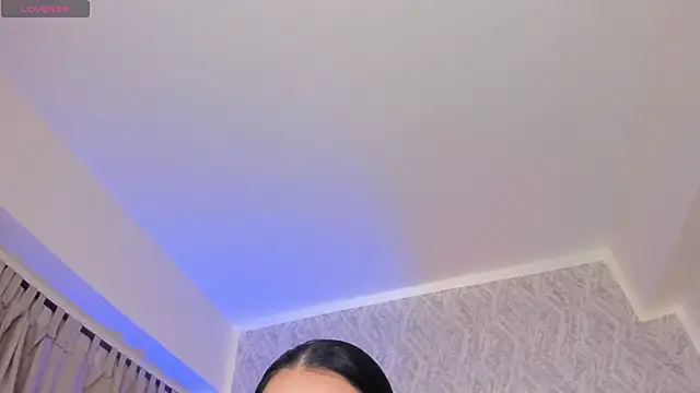 Snapshot of Sophiie_Belle chatting on 09.26.25 Sophiie Belle online show from 09.26.25