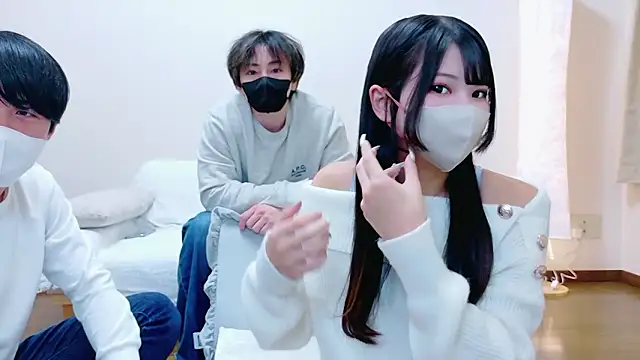 Snapshot of Ruru-shuv chatting on 11.16.25 Ruru-shuv online show from 11.16.25