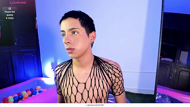 EstivenSallas online show from 09.16.25