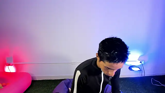 EstivenSallas online show from 09.17.25