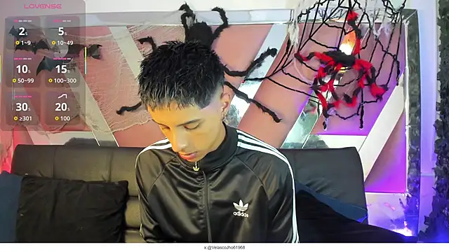 EstivenSallas online show from 10.08.25