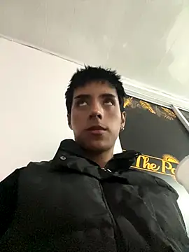 EstivenSallas online show from 11.18.25