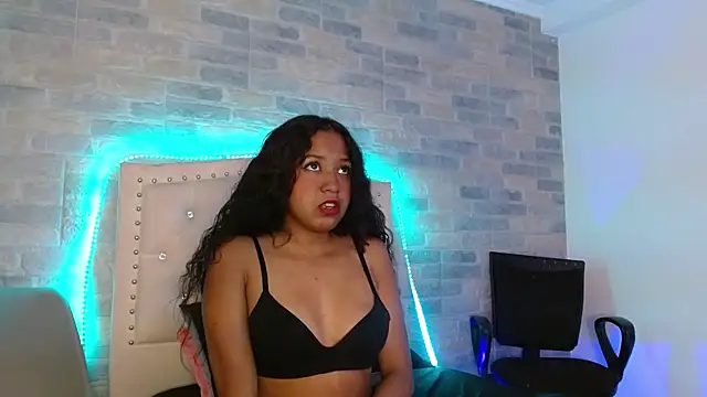 oliviarichard  online show from 11.06.25