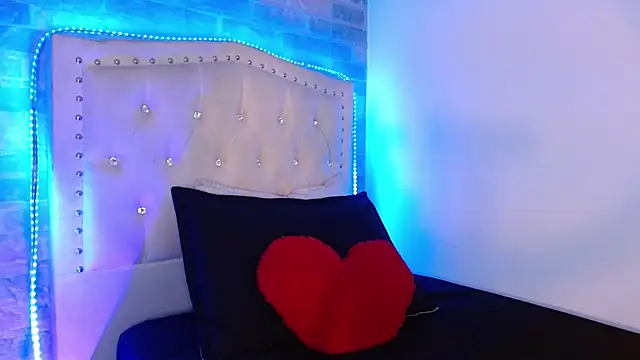 oliviarichard  online show from 11.13.25