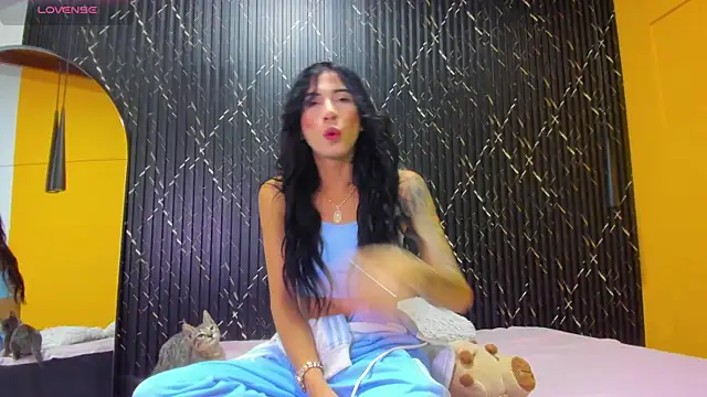 Miss Ariaa online show from 10.21.25