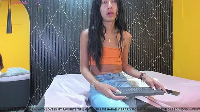 Miss Ariaa online show from 10.27.25