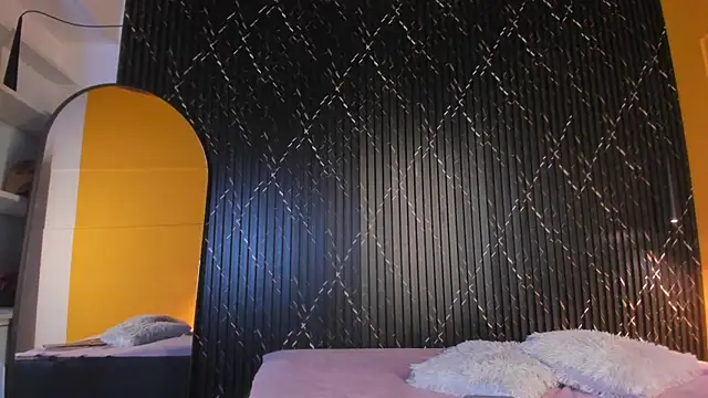 Miss Ariaa online show from 10.28.25