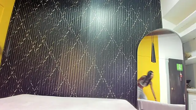 Miss Ariaa online show from 11.09.25