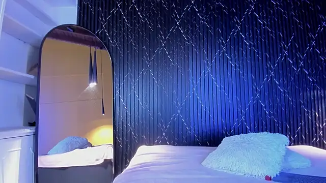 Miss Ariaa online show from 11.29.25