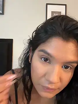 Snapshot of Lyria_Diamond chatting on 10.26.25 Lyria Diamond online show from 10.26.25