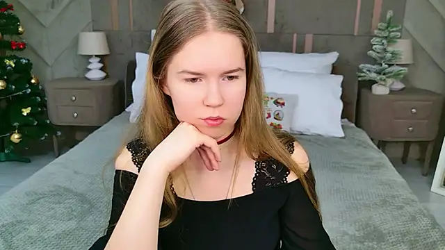 Snapshot of Alida_Brice chatting on 12.22.25 Alida Brice online show from 12.22.25