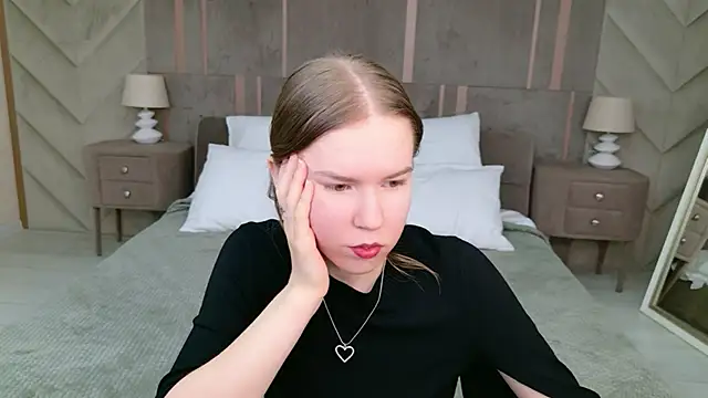 Snapshot of Alida_Brice chatting on 02.08.26 Alida Brice online show from 02.08.26