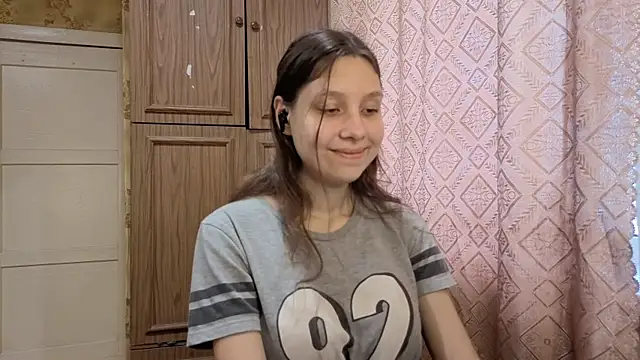 QutieDaSweet online show from 11.14.25