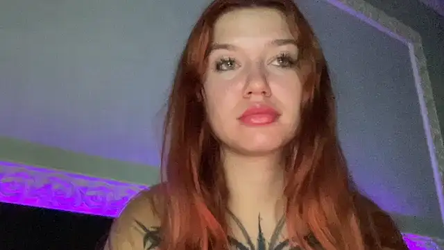 Snapshot of Ariviana chatting on 09.25.25 Ariviana online show from 09.25.25