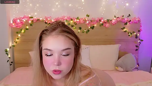 Lilith Bonheur online show from 09.15.25