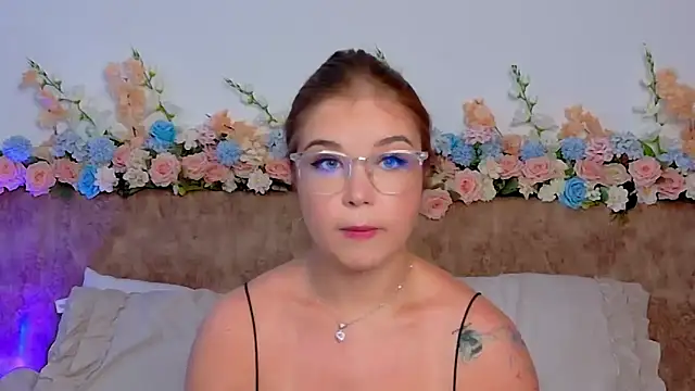 Lilith Bonheur online show from 03.22.26