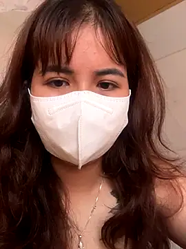 Snapshot of -Huyn- chatting on 09.15.25 -Huyn- online show from 09.15.25