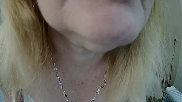 EmmaEllison online show from 02.12.26