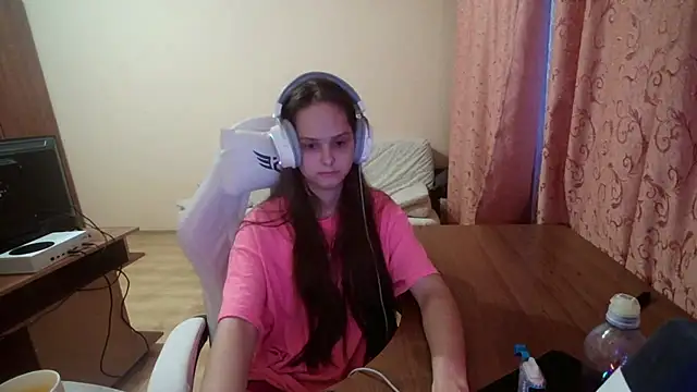 Snapshot of SharybbFace chatting on 09.22.25 SharybbFace online show from 09.22.25